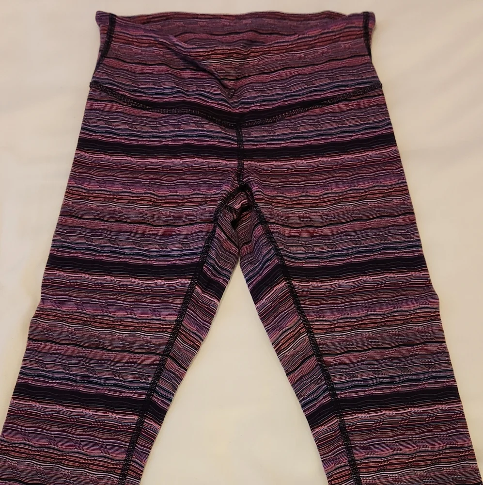 Lululemon Wunder Under Crop III - Picture 8 of 8